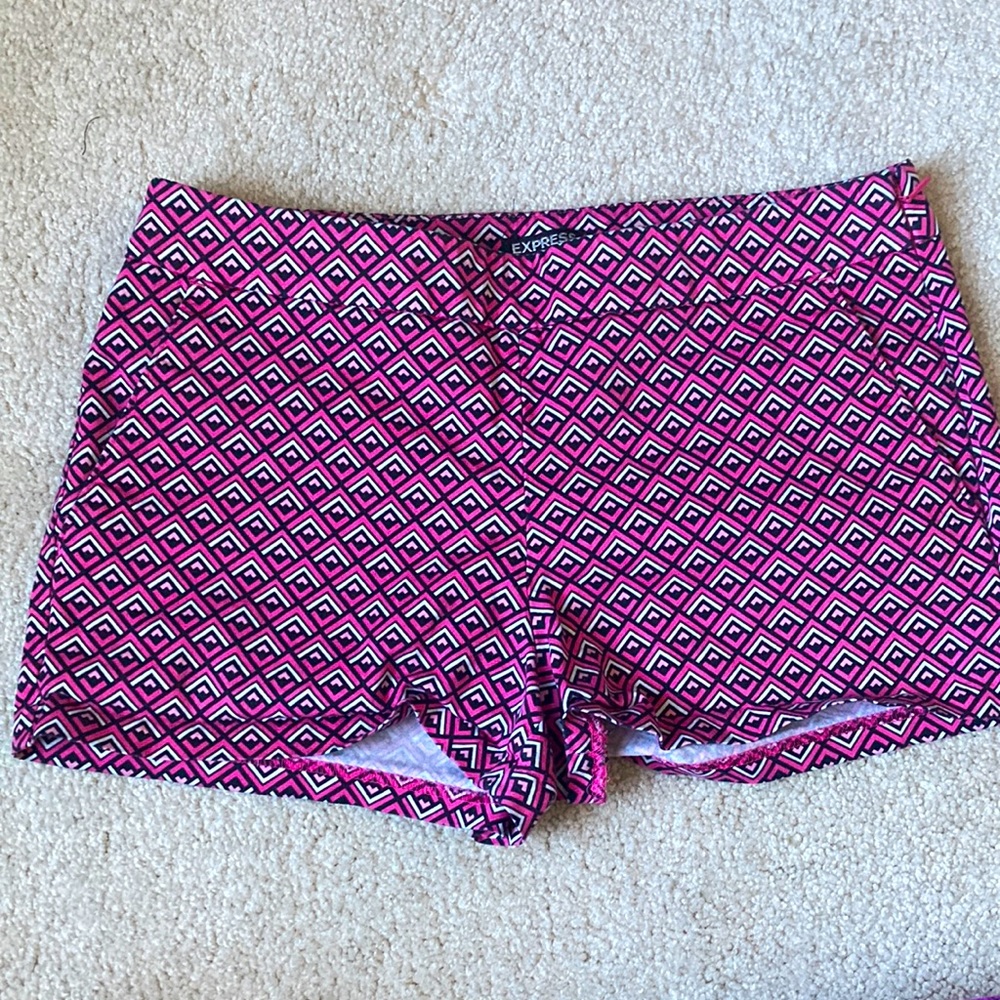 Express Size 4 Pink Geometric Shorts